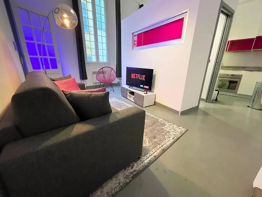 Cosy Appartement, Moderne, Fuchsia, Industriel Nice 0*,  France